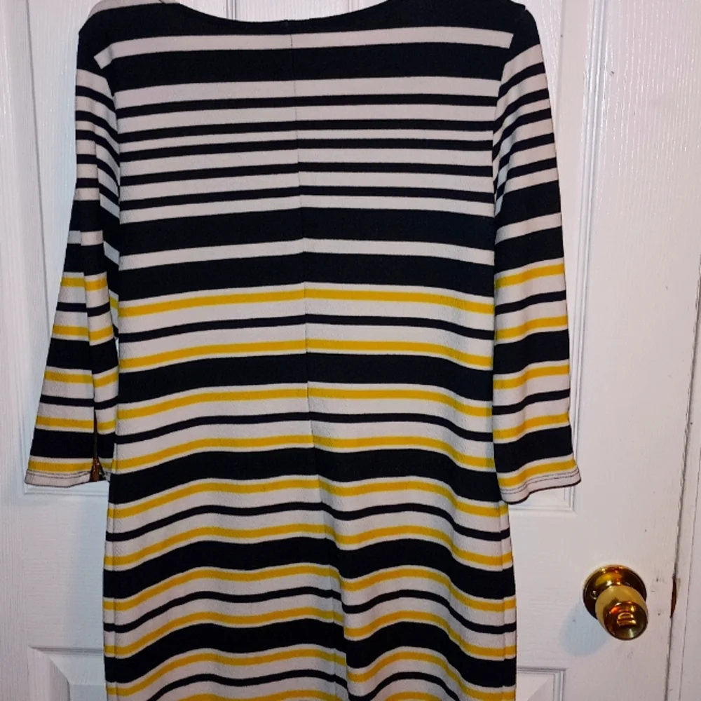 Dress - Picture 1 of 3